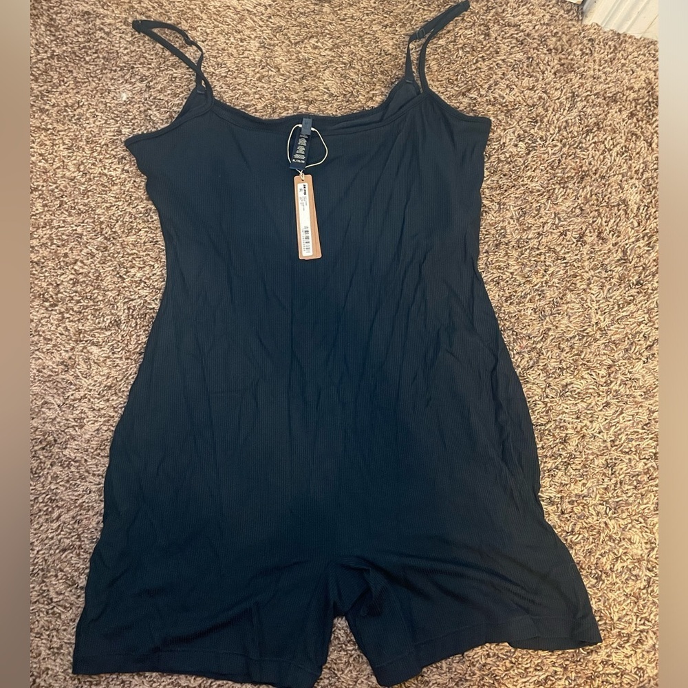 Skims soft lounge onesie - Picture 3 of 4